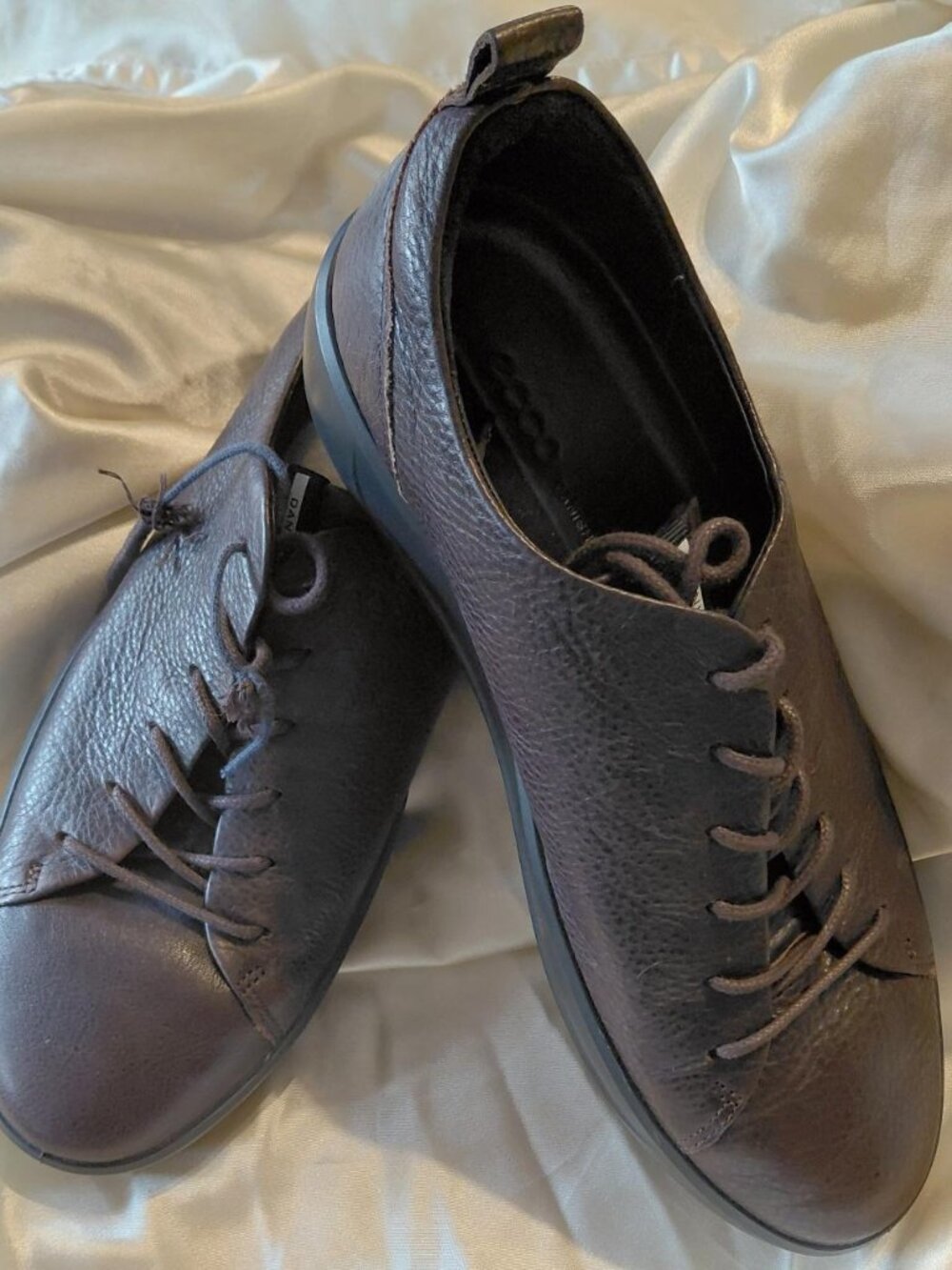NWOB Ecco Brown Pebbled Leather Soft 8